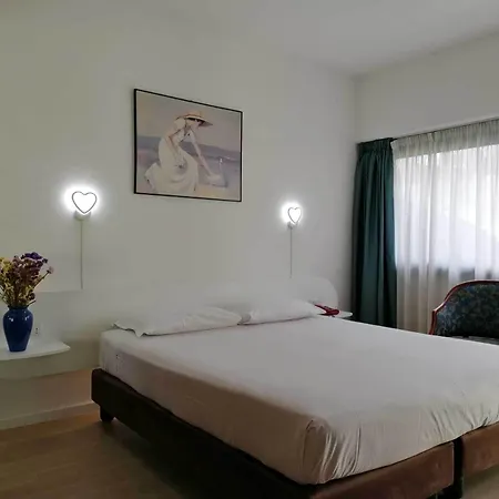Green Hotel Motel 4* Vergiate