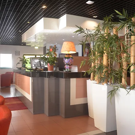 Green Hotel מלון