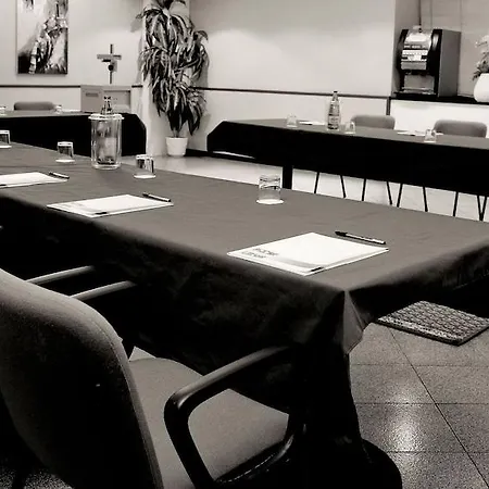 מלון Green Hotel 4*