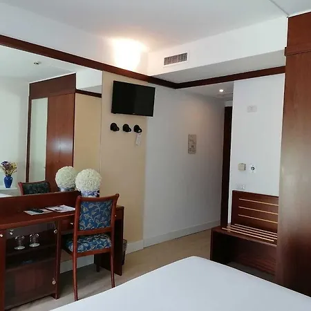Green Hotel