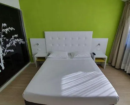 Green Hotel
